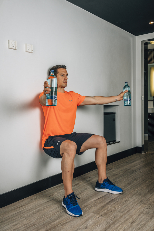 Yo entreno en casa / Día 13: Botellas de agua y garrafa 